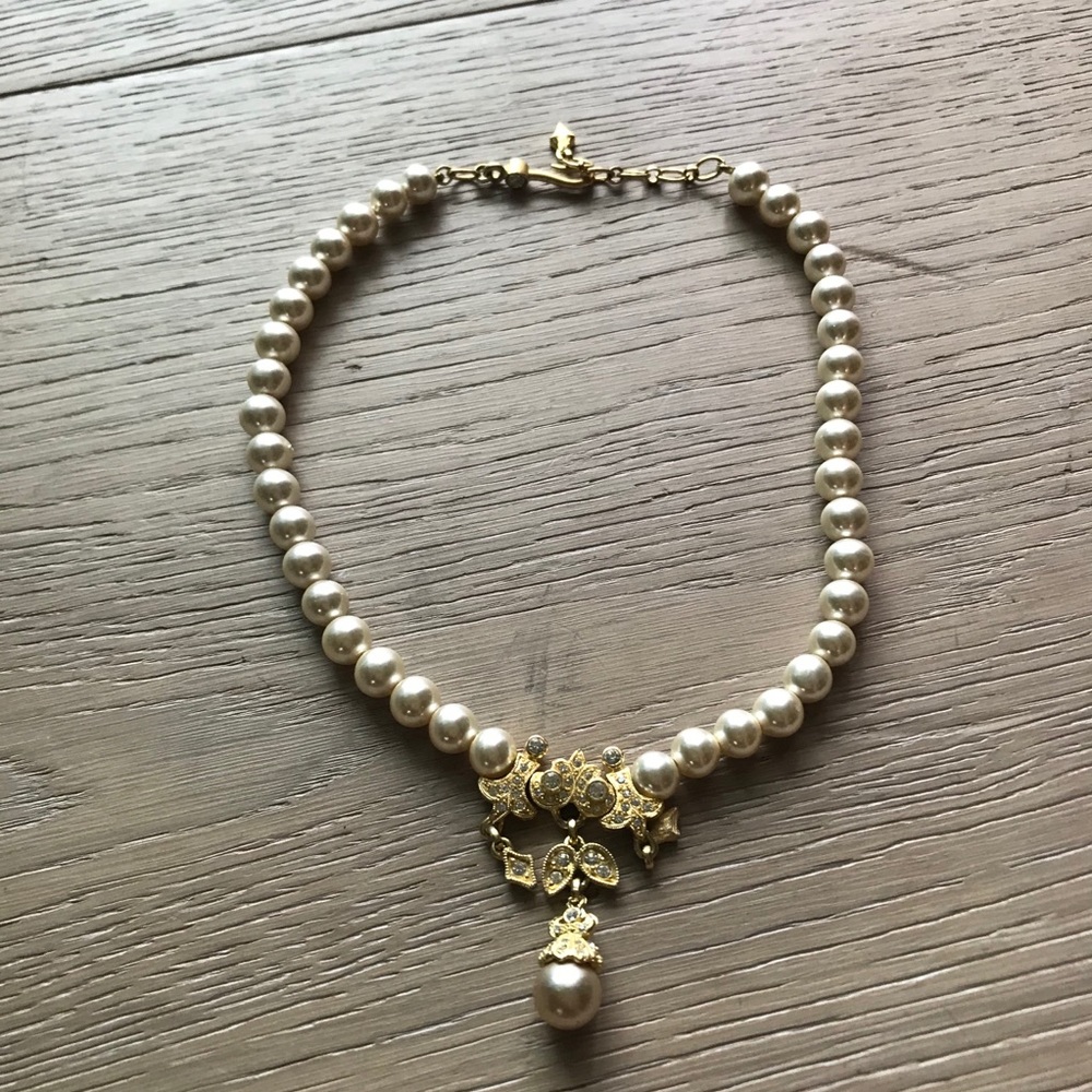 Pearl necklace, gold
